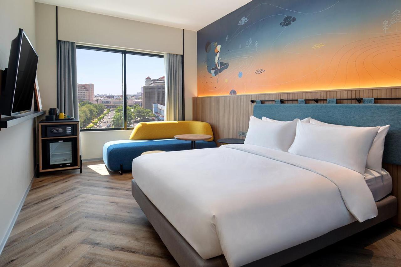 Готель Ibis Styles Semarang Simpang Lima Екстер'єр фото