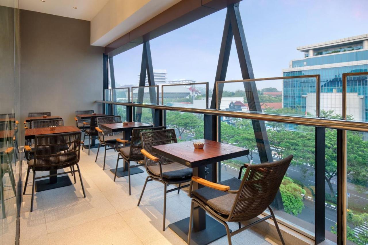 Готель Ibis Styles Semarang Simpang Lima Екстер'єр фото