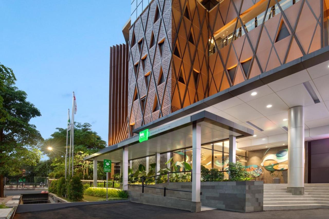 Готель Ibis Styles Semarang Simpang Lima Екстер'єр фото