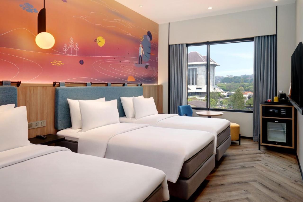 Готель Ibis Styles Semarang Simpang Lima Екстер'єр фото