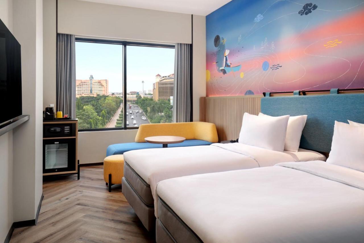 Готель Ibis Styles Semarang Simpang Lima Екстер'єр фото