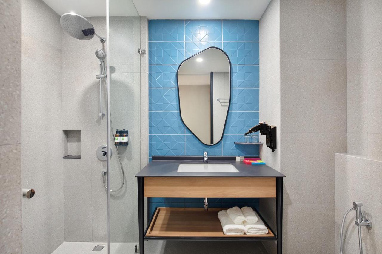 Готель Ibis Styles Semarang Simpang Lima Екстер'єр фото
