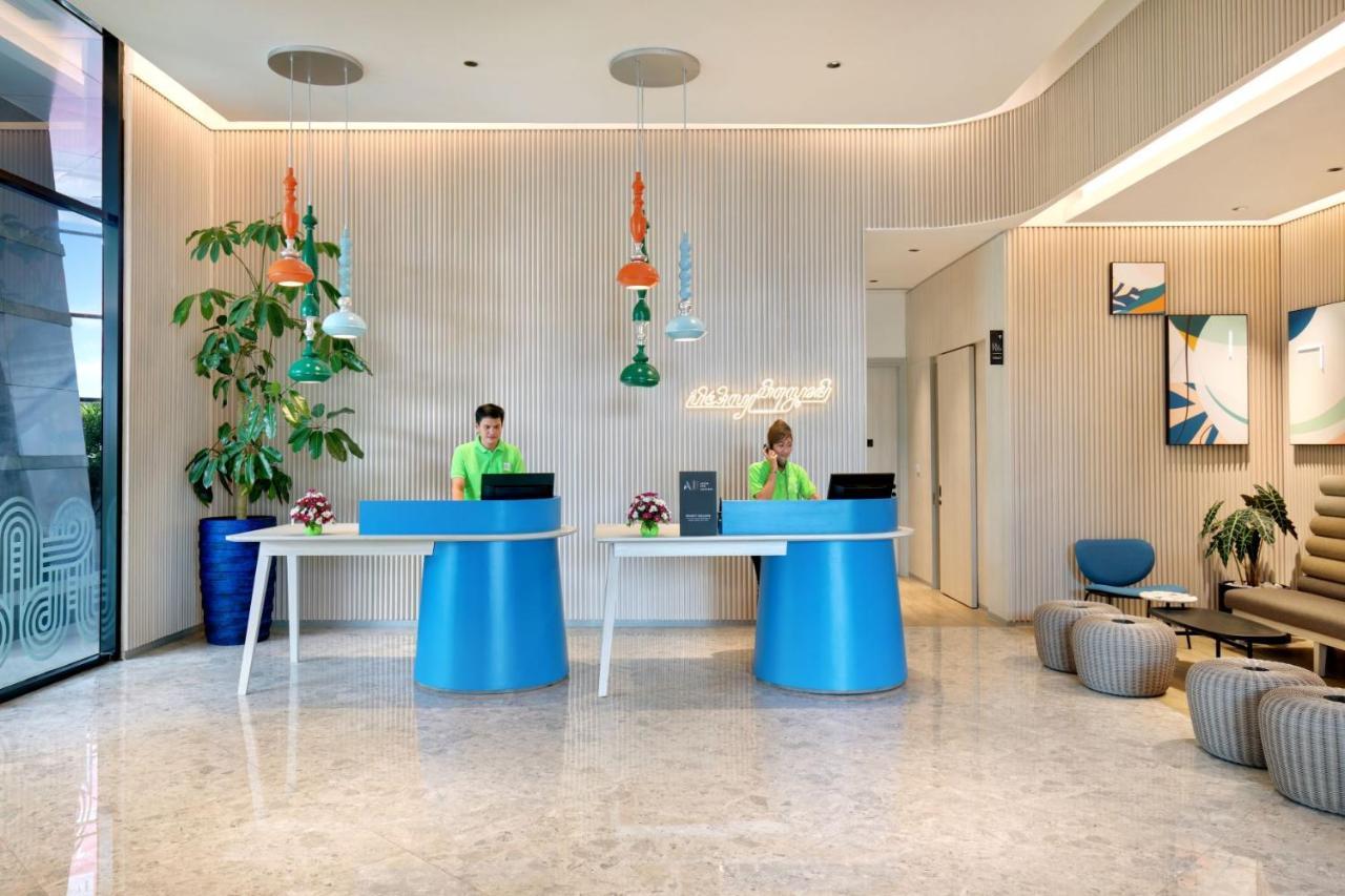 Готель Ibis Styles Semarang Simpang Lima Екстер'єр фото