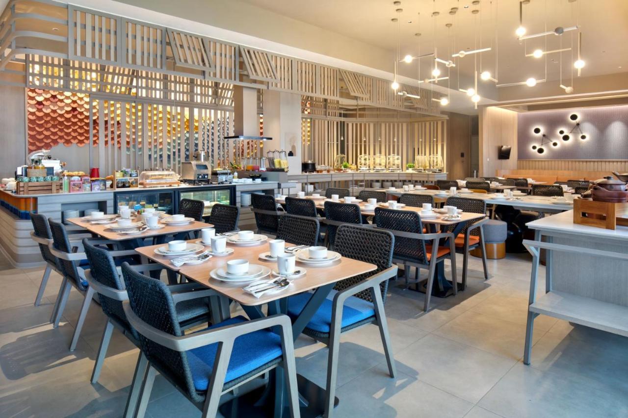 Готель Ibis Styles Semarang Simpang Lima Екстер'єр фото