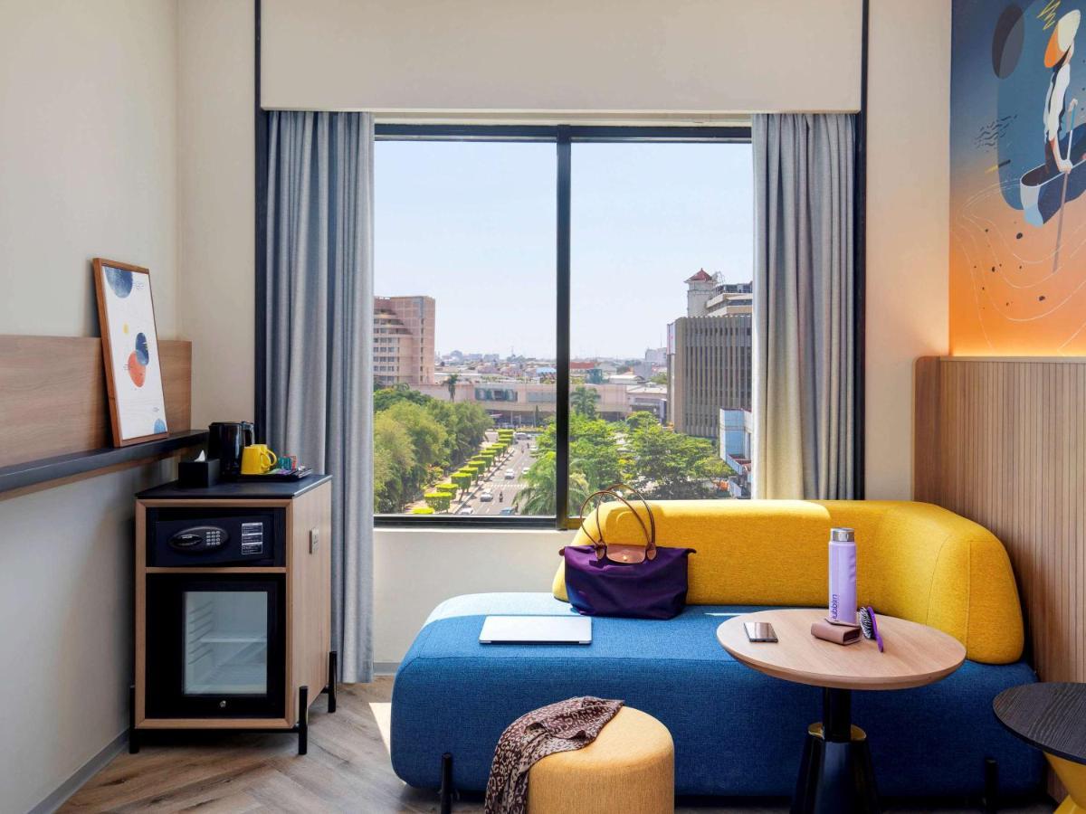 Готель Ibis Styles Semarang Simpang Lima Екстер'єр фото