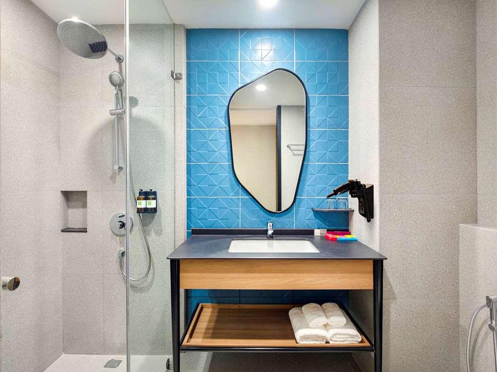 Готель Ibis Styles Semarang Simpang Lima Екстер'єр фото