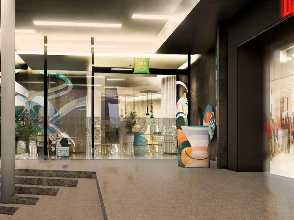 Готель Ibis Styles Semarang Simpang Lima Екстер'єр фото